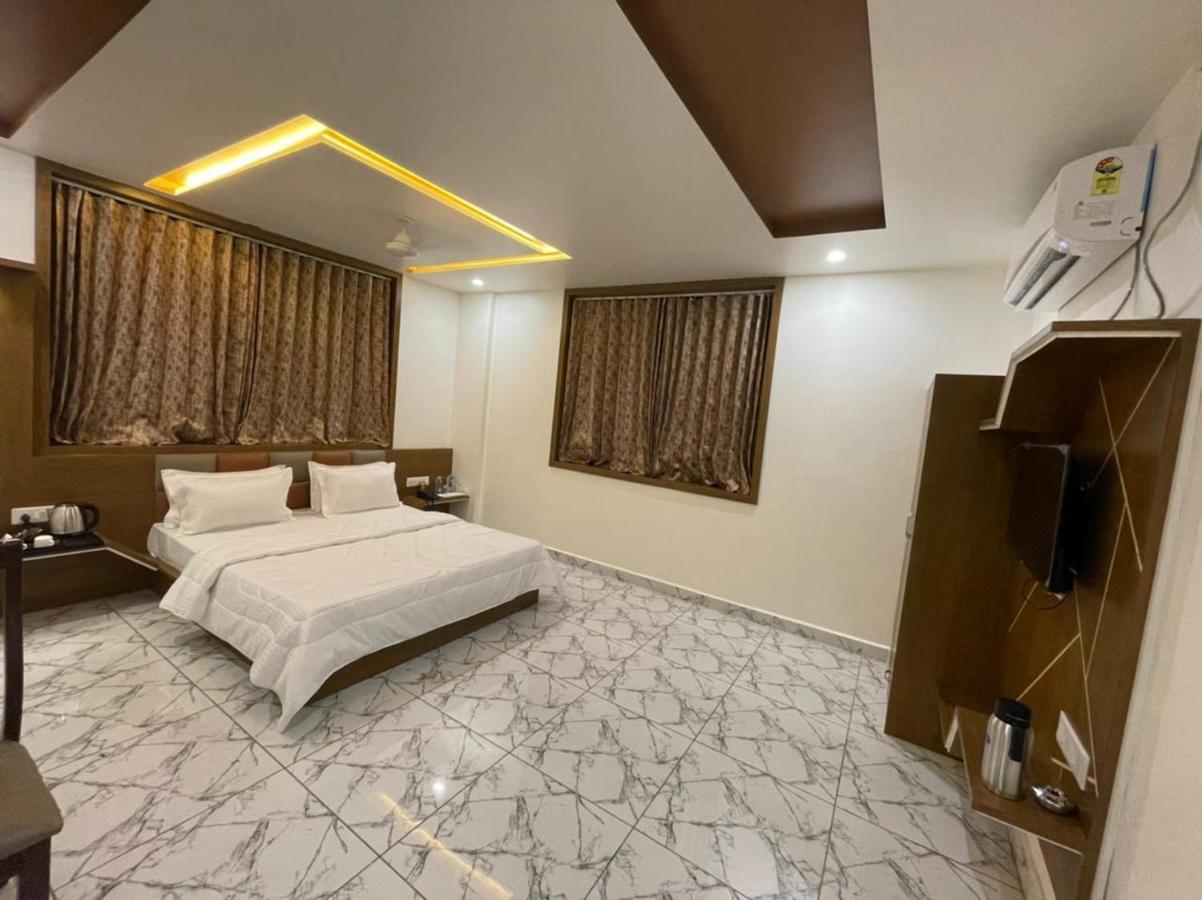 Hotel Marigold Somnāth Esterno foto