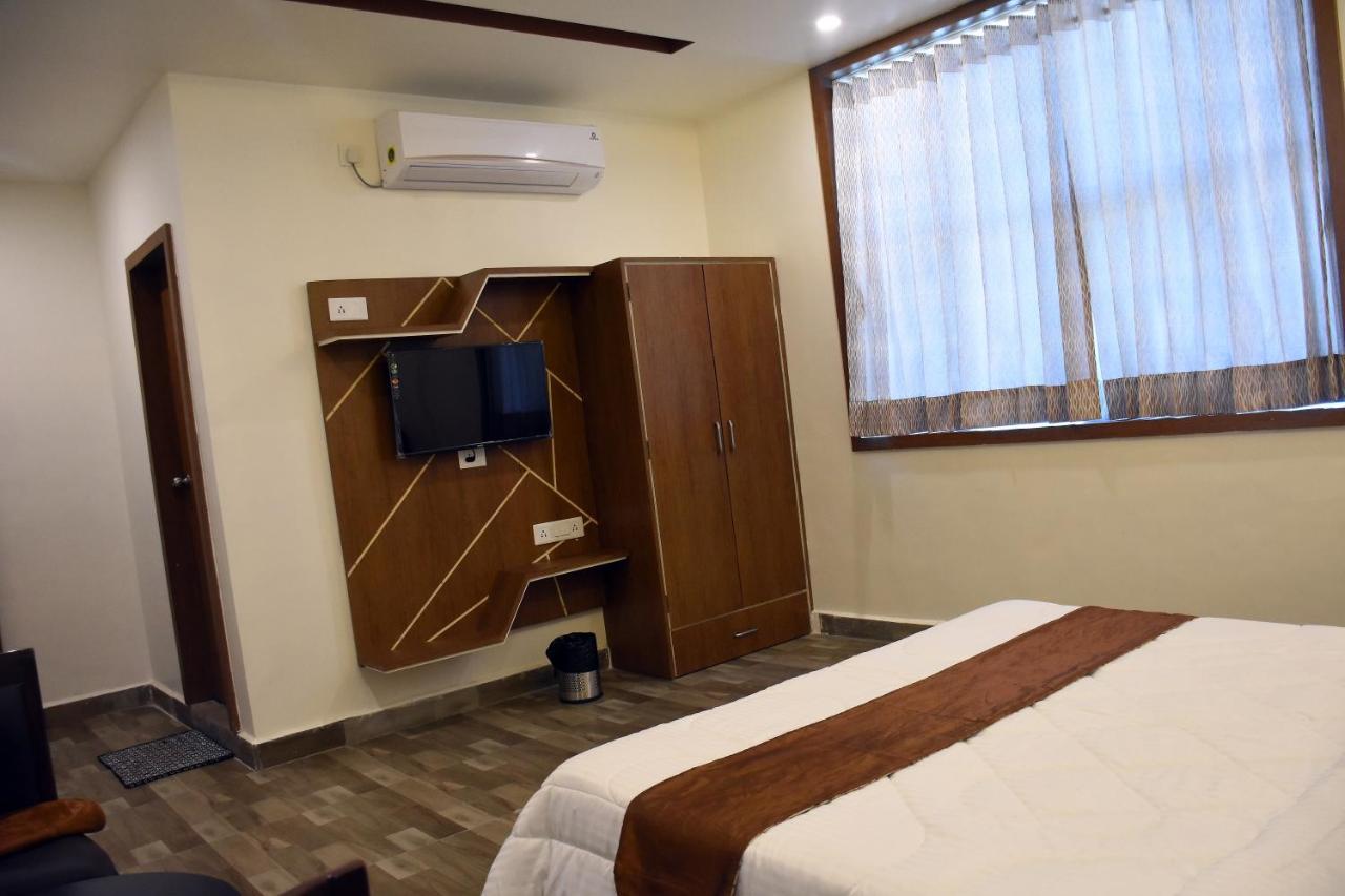 Hotel Marigold Somnāth Esterno foto