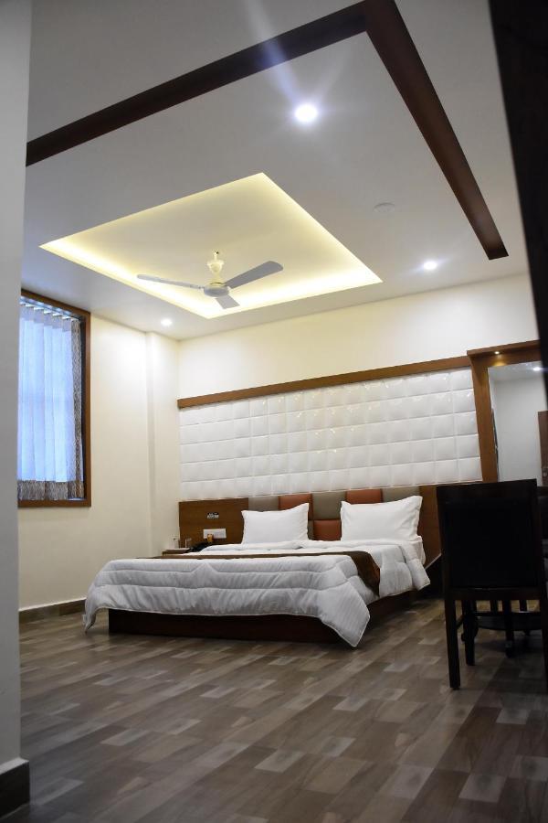 Hotel Marigold Somnāth Esterno foto